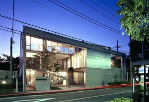 成城学園前,コンクリートとガラスカーテンウォールが織りなす格別なデザイン空間【賃貸/SOHO可/オフィス可】
