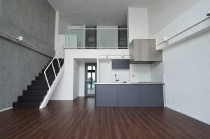 レインボーブリッジと海を望む湾岸アーバンリゾートのメゾネットプラン【賃貸/ペット可/港区/～35万/75㎡以上】