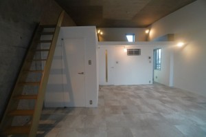 世田谷公園近くの広いワンフロア+ロフト空間のあるデザイナーズ【賃貸/SOHO可/オフィス可/世田谷区/～25万/60㎡以上】