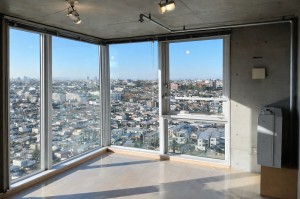 空に近い、働く場所。— 眺望と創造性を手に入れる三層のデザイン空間【賃貸/新宿区/SOHO可/オフィス可/～37万/80㎡以上】