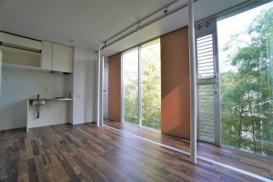 緑の中庭を挟むガラスのユニット(ワンルームプラン)【賃貸/ペット可/大田区/～17万/30㎡以上】