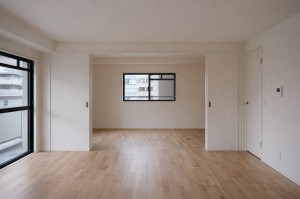 田町,都会の真ん中、オープンキッチン付きの2LDKリノベーション空間【賃貸/SOHO可/港区/～22万/55㎡以上】※お申込み中になります