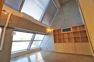神保町,大きな吹き抜けのある開放的なデザインメゾネット空間【賃貸/SOHO可/オフィス可/千代田区/～45万/80㎡以上】
