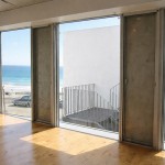 部屋から海を見る(内装)