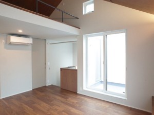 文京区小日向の長屋 — 緑と光をまとう静穏メゾネット【賃貸/文京区/～26万/60㎡以上】※お申込み中になります