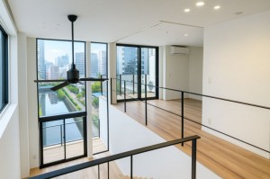 東京ベイエリアのアーバンリゾートデザイナーズ眺望の良いメゾネットルーム【賃貸/港区/～30万/50㎡以上】