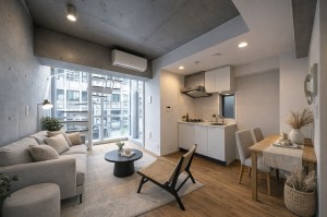 ガラスの外皮に、緑と都市を映す―代々木4分の立体メゾネット【賃貸/渋谷区/～25万/40㎡以上】