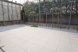 尾山台,大型犬と過ごす広い専用庭付きの4層空間のテラスハウス【賃貸/ペット可(大型犬飼育可能)】
