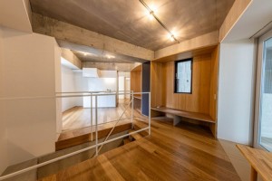 湯島,中庭のある多彩な空間が織りなすダイナミックデザイン(防音室付きメゾネットプラン)【賃貸/SOHO可/オフィス可】※お申込み中になります
