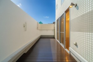 自由が丘の空とつながる、贅沢なデッキバルコニーのある暮らし【賃貸/ペット可/目黒区/～21万円/35㎡以上】